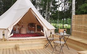 Skalbo Gardsglamping